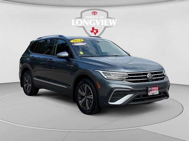 Used 2024 Volkswagen Tiguan Wolfsburg Edition w/ Panoramic Sunroof Package FWD image 7
