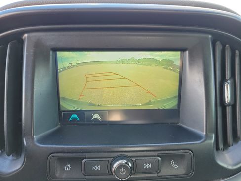 Used 2018 Chevrolet Colorado W/T RWD image 16