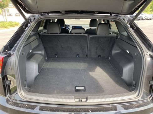 Used 2026 Volkswagen Atlas Cross Sport SE FWD image 13