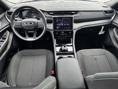 New 2025 Jeep Grand Cherokee Laredo X image 13