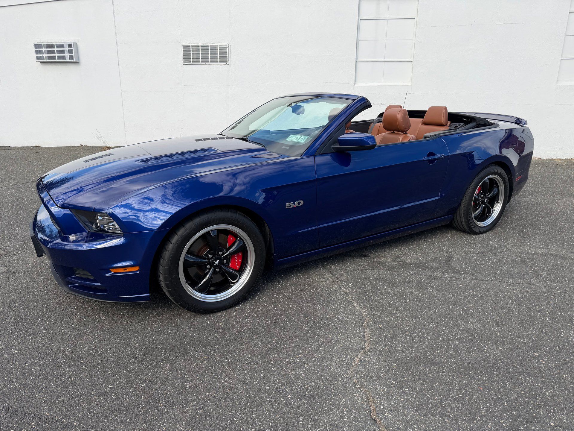 Used 2014 Ford Mustang GT Premium RWD image 1