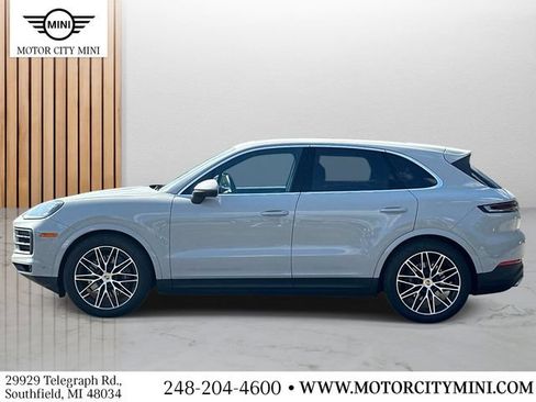 Used 2024 Porsche Cayenne AWD/4WD image 7