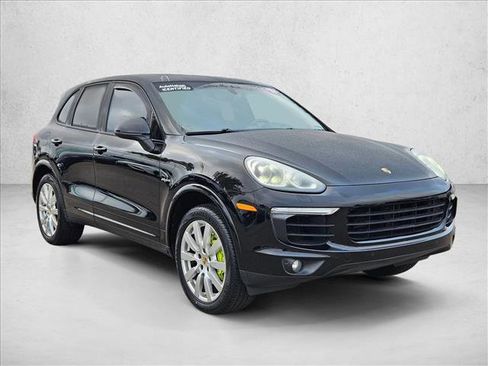 Used 2017 Porsche Cayenne S Platinum image 3