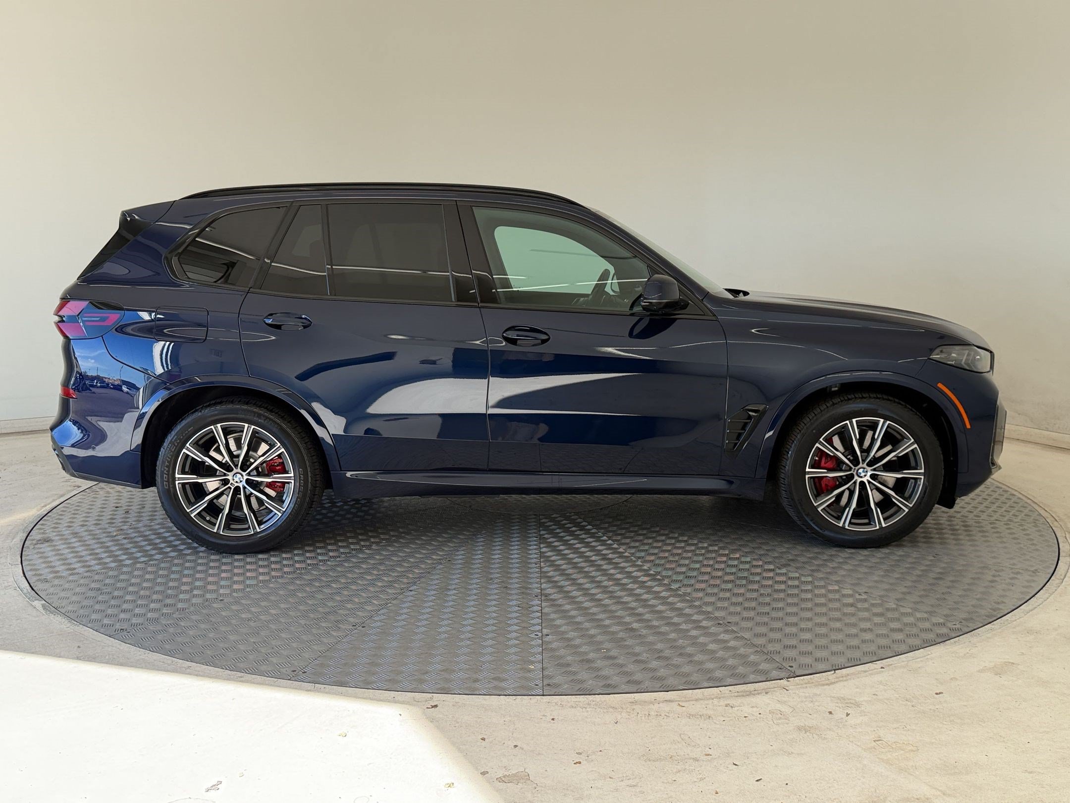 Certified 2026 BMW X5 xDrive50e w/ M Sport Package AWD/4WD image 8