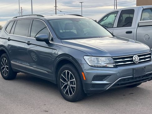 Used 2021 Volkswagen Tiguan SE image 2