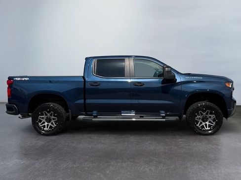 Used 2020 Chevrolet Silverado 1500 Custom w/ Custom Value Package AWD/4WD image 2