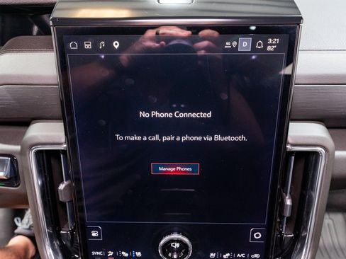 Used 2025 GMC Yukon Denali w/ Denali Reserve Package RWD image 22