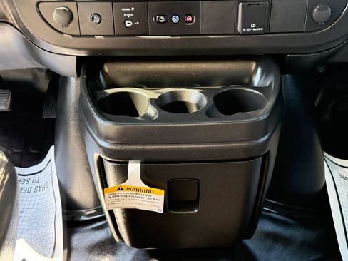 Used 2022 Chevrolet Express 3500 w/ Power Convenience Package RWD image 43