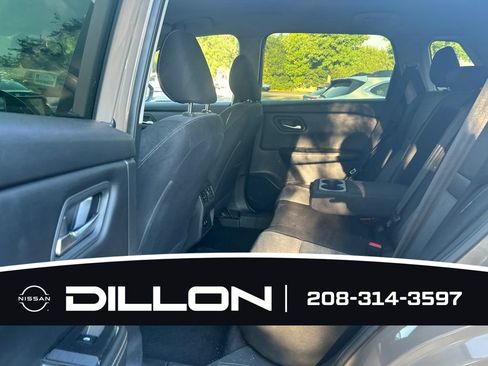 Used 2025 Nissan Rogue SV AWD/4WD image 9