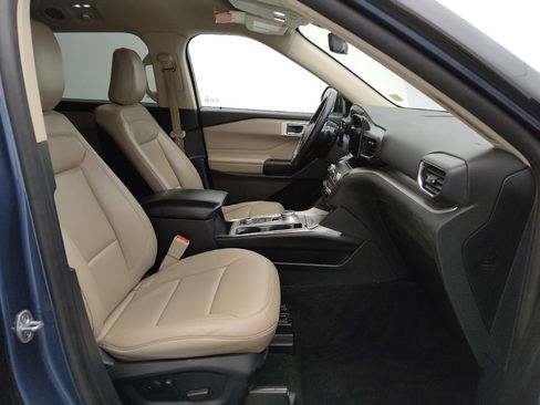 Used 2020 Ford Explorer XLT w/ Equipment Group 202A image 21