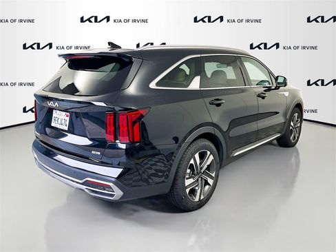 Certified 2023 Kia Sorento SX Prestige w/ Panoramic Sunroof Package image 8