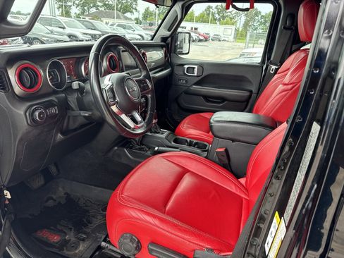 Used 2019 Jeep Wrangler Unlimited Sahara w/ Safety Group AWD/4WD image 12