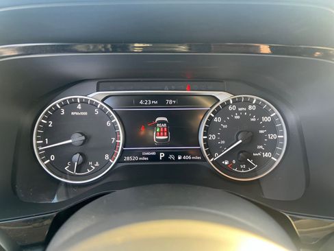 Used 2025 Nissan Pathfinder SV image 40