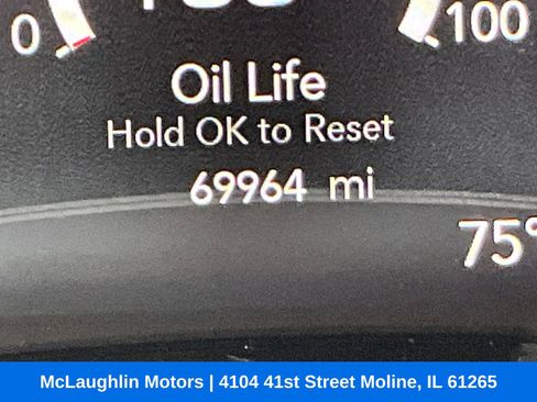 Used 2023 Chrysler Pacifica Touring-L image 18