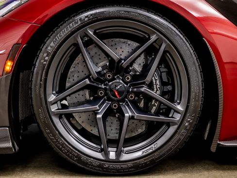 Used 2019 Chevrolet Corvette ZR1 RWD image 40