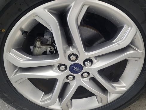 Used 2018 Ford Edge Titanium w/ Technology Package image 31