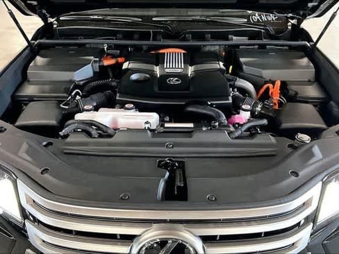 New 2026 Lexus LX 700h Luxury AWD/4WD image 11