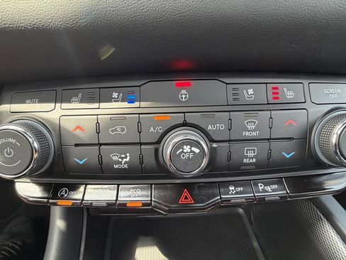 Certified 2024 Dodge Durango GT AWD/4WD image 36