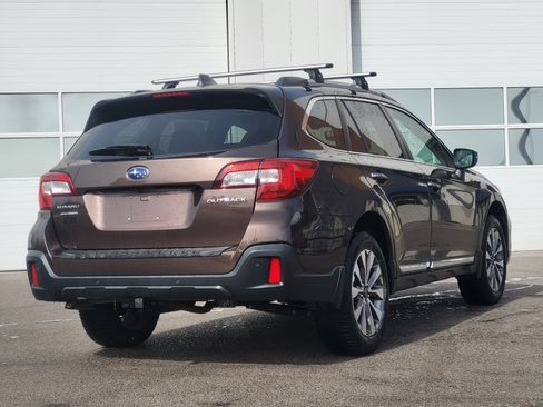 Used 2019 Subaru Outback 2.5i Touring image 7