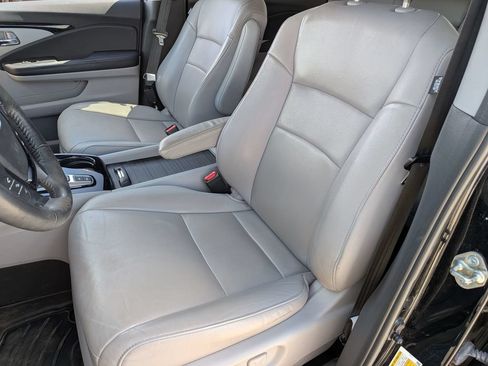 Used 2018 Honda Pilot Touring image 30