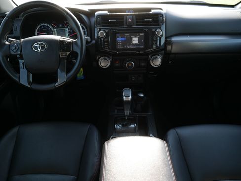 Used 2017 Toyota 4Runner TRD Off-Road Premium AWD/4WD image 10