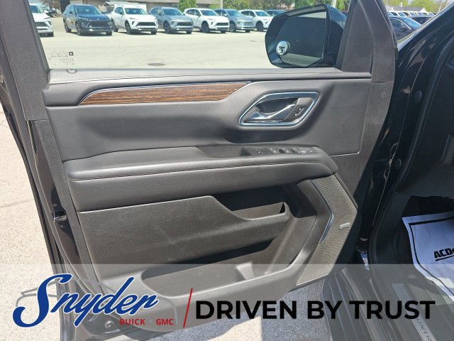 Used 2023 Chevrolet Suburban High Country AWD/4WD image 13