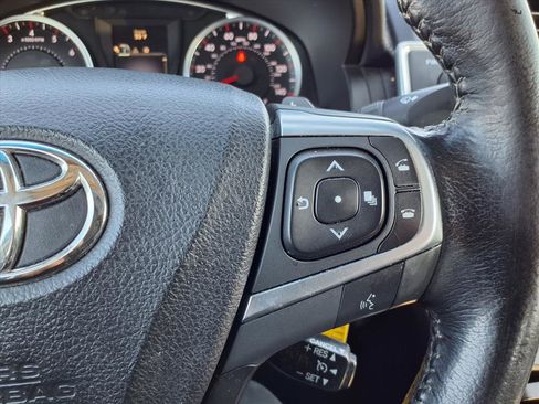 Used 2016 Toyota Camry SE image 16