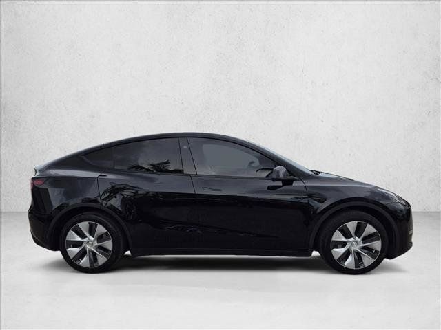 Used 2024 Tesla Model Y Long Range AWD/4WD image 4