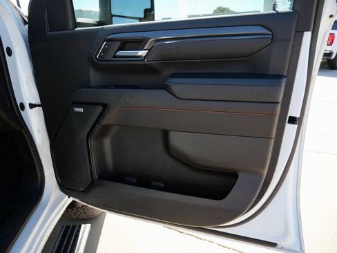 Used 2024 GMC Sierra 3500 AT4 AWD/4WD image 19