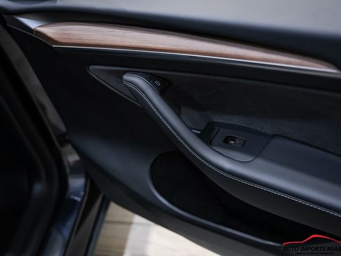 Used 2024 Tesla Model Y Long Range AWD/4WD image 47