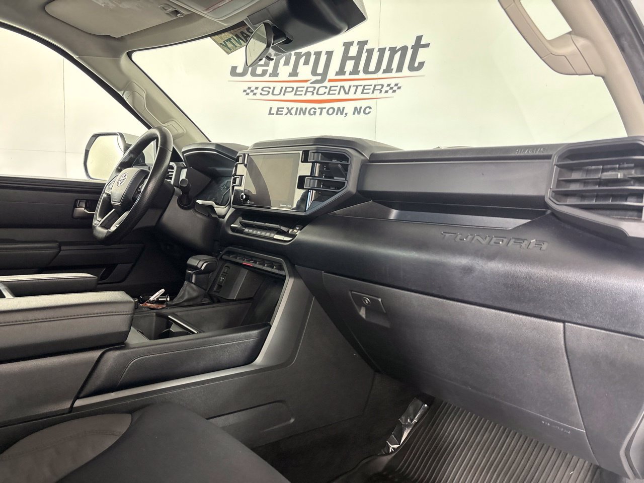 Used 2024 Toyota Tundra SR5 w/ SR5 Convenience Package AWD/4WD image 31
