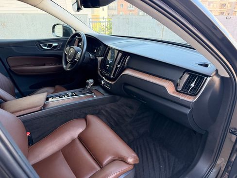 Used 2019 Volvo XC60 T5 Momentum w/ Premium Package FWD image 20