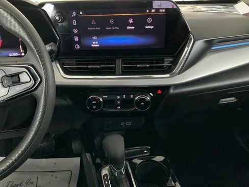 Used 2025 Chevrolet Trax LT image 22