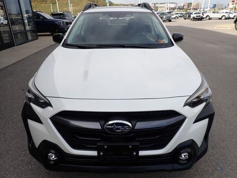 Used 2023 Subaru Outback Premium image 9