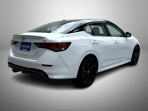 Used 2022 Nissan Sentra SR w/ SR Premium Package image 5