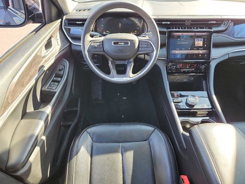 Used 2022 Jeep Grand Cherokee Limited 4xe image 11