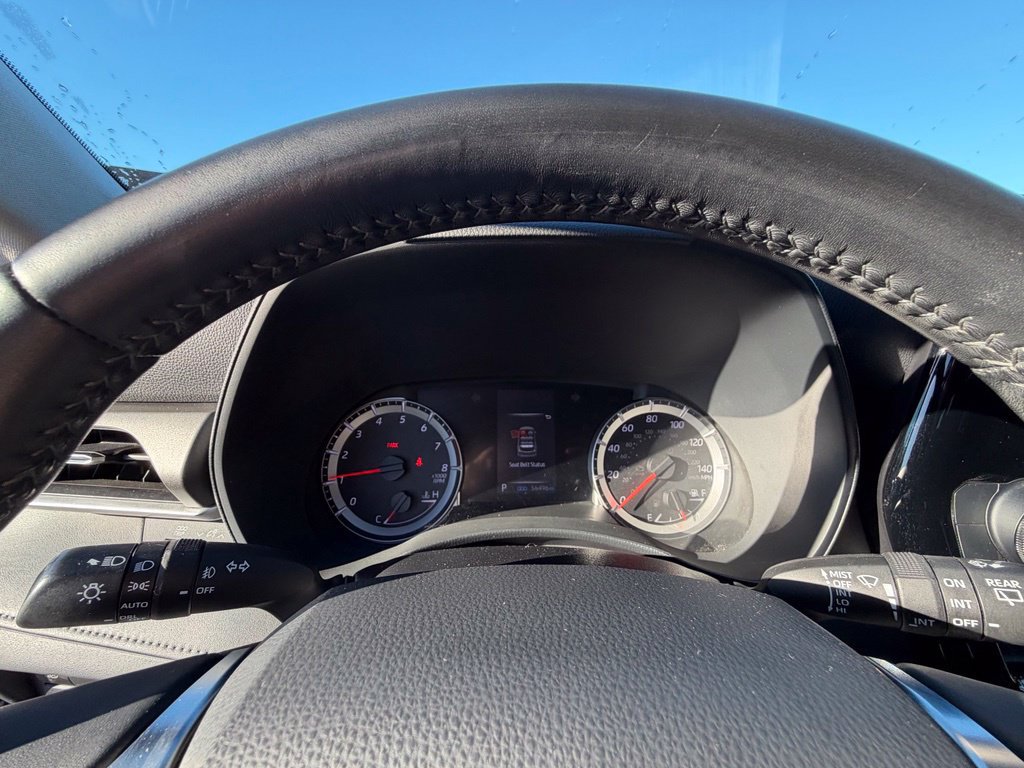 Used 2021 Toyota Highlander LE AWD/4WD image 28
