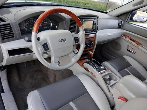 Used 2007 Jeep Grand Cherokee Overland AWD/4WD image 6