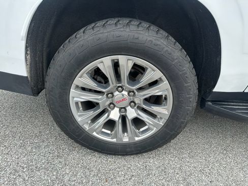 Used 2022 GMC Yukon XL Denali AWD/4WD image 15