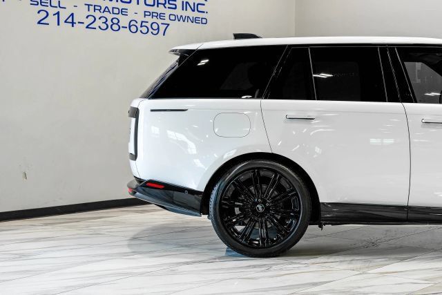 Used 2023 Land Rover Range Rover SE AWD/4WD image 10