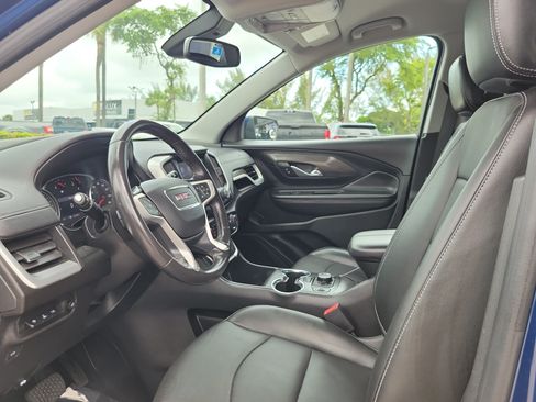 Used 2022 GMC Terrain SLT w/ Tech Package FWD image 11