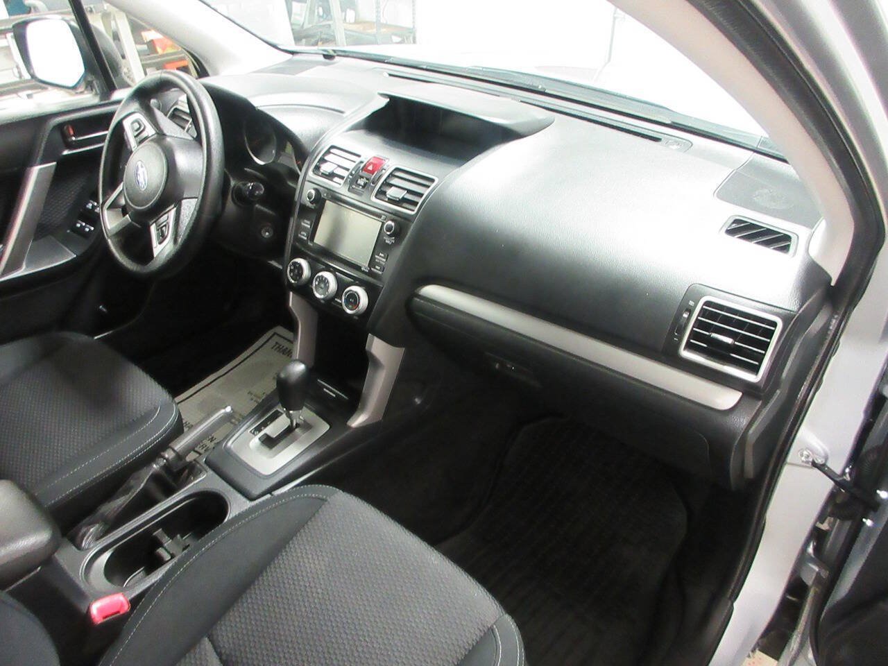 Used 2017 Subaru Forester 2.5i w/ Alloy Wheel Package AWD/4WD image 17