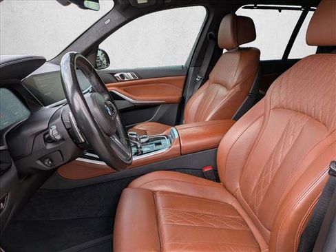 Used 2022 BMW X5 M50i w/ Executive Package image 9