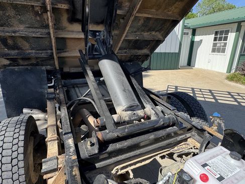 Used 2012 Ford F550 2WD Regular Cab Super Duty w/ Payload Upgrade Pkg image 33