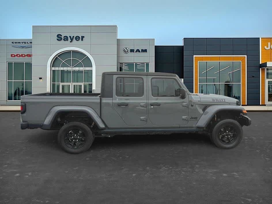 Used 2023 Jeep Gladiator Sport AWD/4WD image 8