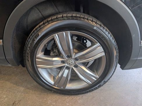 Used 2020 Volkswagen Tiguan SEL image 9
