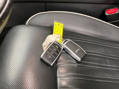 Used 2021 Genesis G90 3.3T Premium image 14