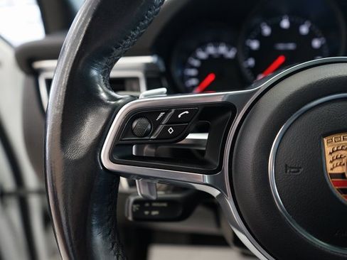 Used 2018 Porsche Macan image 34