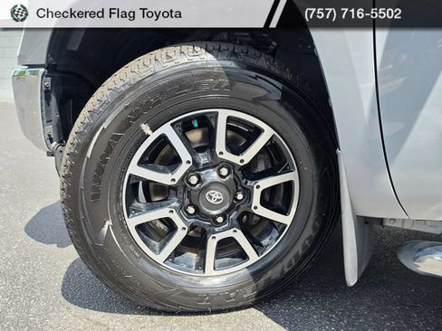 Used 2019 Toyota Tundra Limited w/ Limited Premium Package AWD/4WD image 9