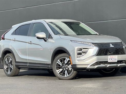 Used 2025 Mitsubishi Eclipse Cross Black Edition image 3